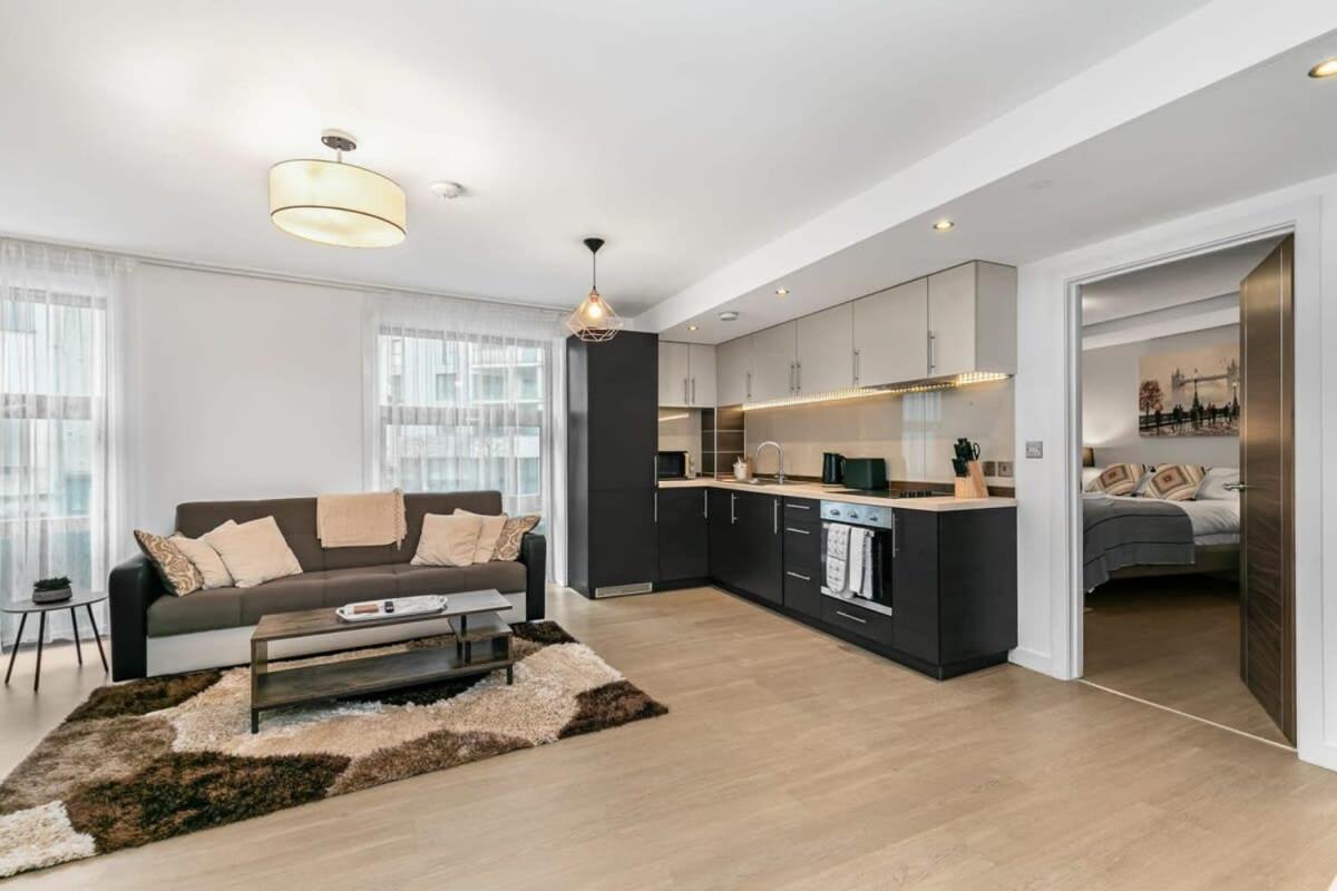 Modern 1 Bedroom Apartment In Woking Town Centre Exterior foto